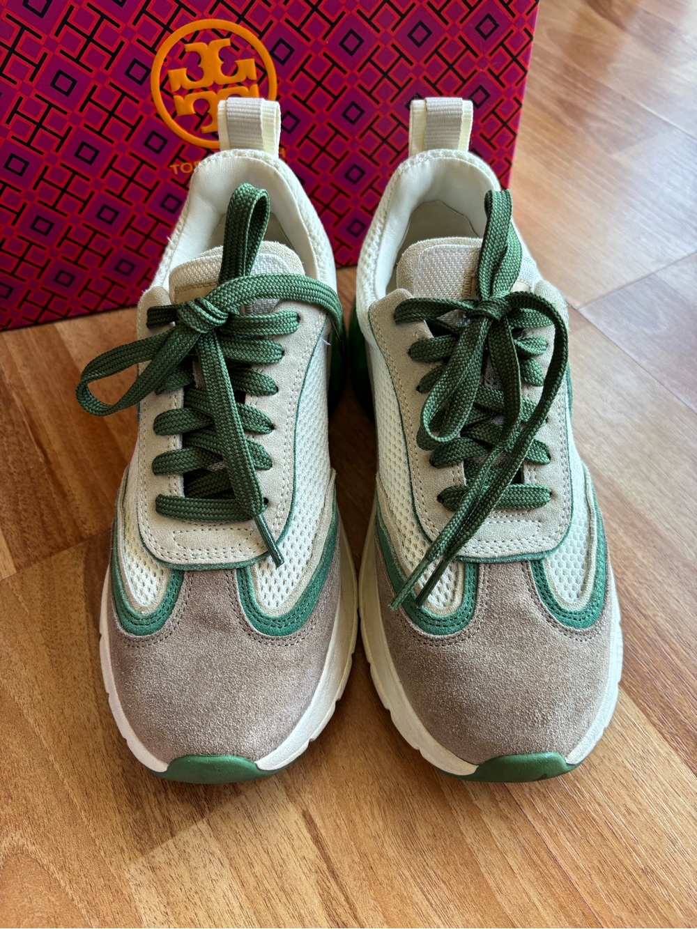Tory Burch Green Good Luck Low-Top Sneakers - Picture 6 of 16